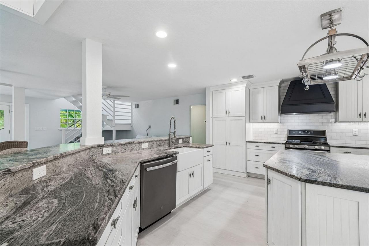 416 Tennessee Avenue, Crystal Beach, FL 34681 Photo