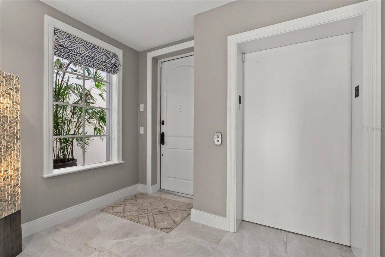 888 S Orange Avenue, Unit 2C, Sarasota, FL 34236 Photo
