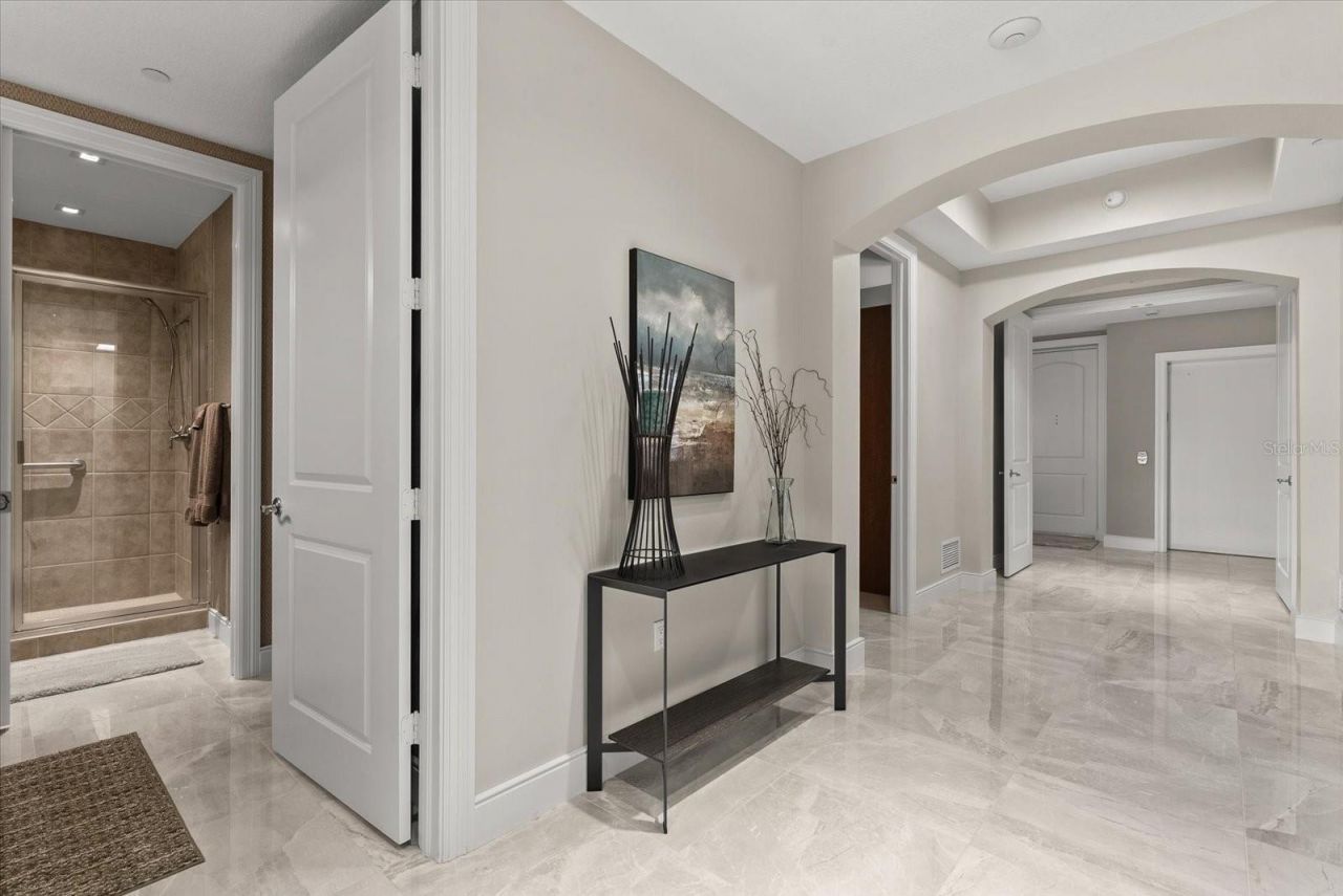 888 S Orange Avenue, Unit 2C, Sarasota, FL 34236 Photo