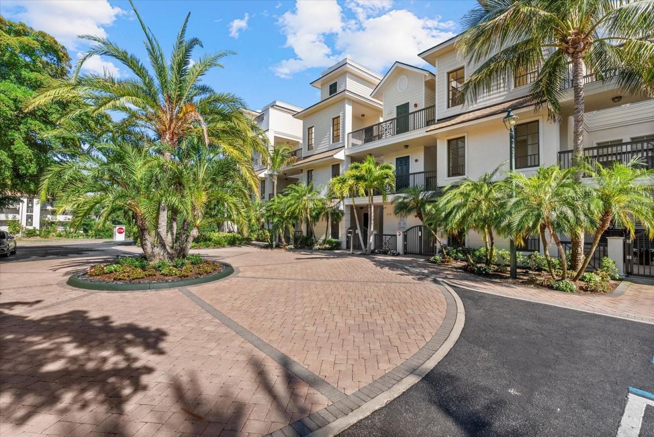888 S Orange Avenue, Unit 2C, Sarasota, FL 34236 Photo
