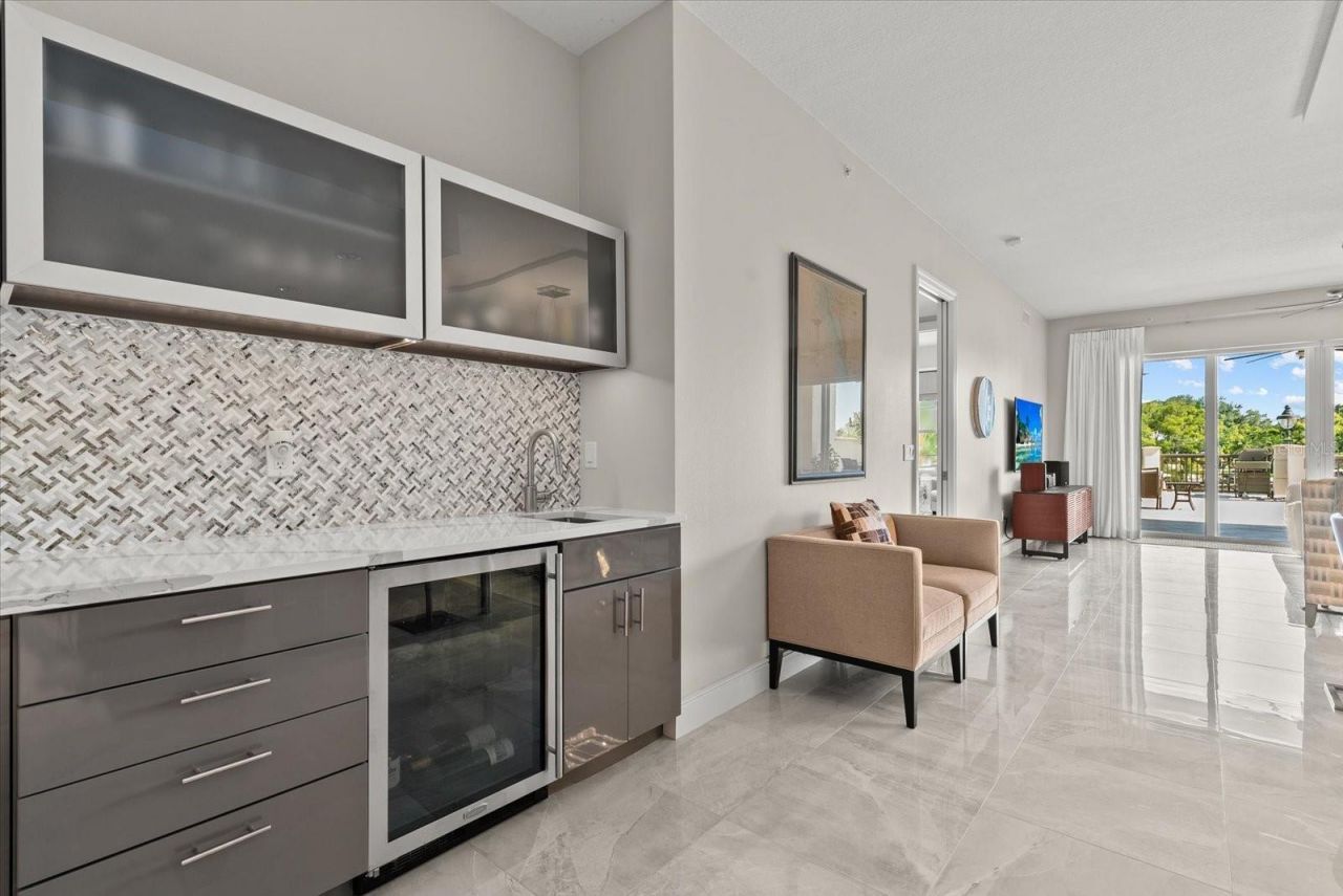888 S Orange Avenue, Unit 2C, Sarasota, FL 34236 Photo
