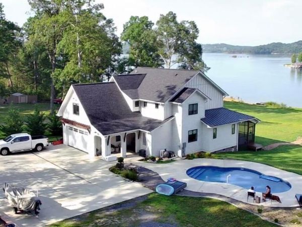 2227 Ted Moore Rd, Dandridge, TN 37725