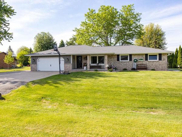 W2593 COLONIAL COURT, Appleton, WI 54915