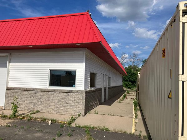 3598 W Highway 30 , Ellendale, MN 56026