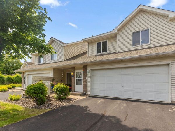 7036 49th Street N, Oakdale, MN 55128