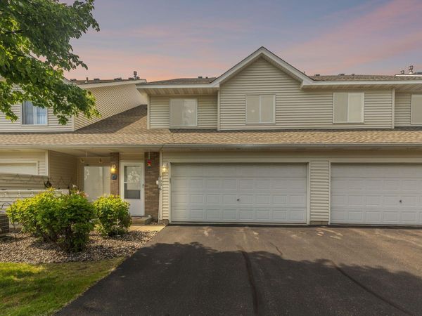7036 49th Street N, Oakdale, MN 55128