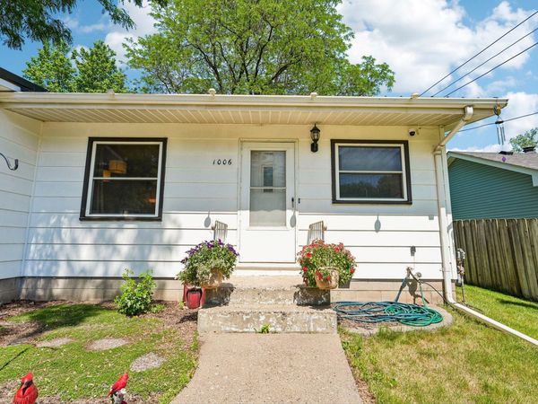 1006 Summit Avenue , South Saint Paul, MN 55075