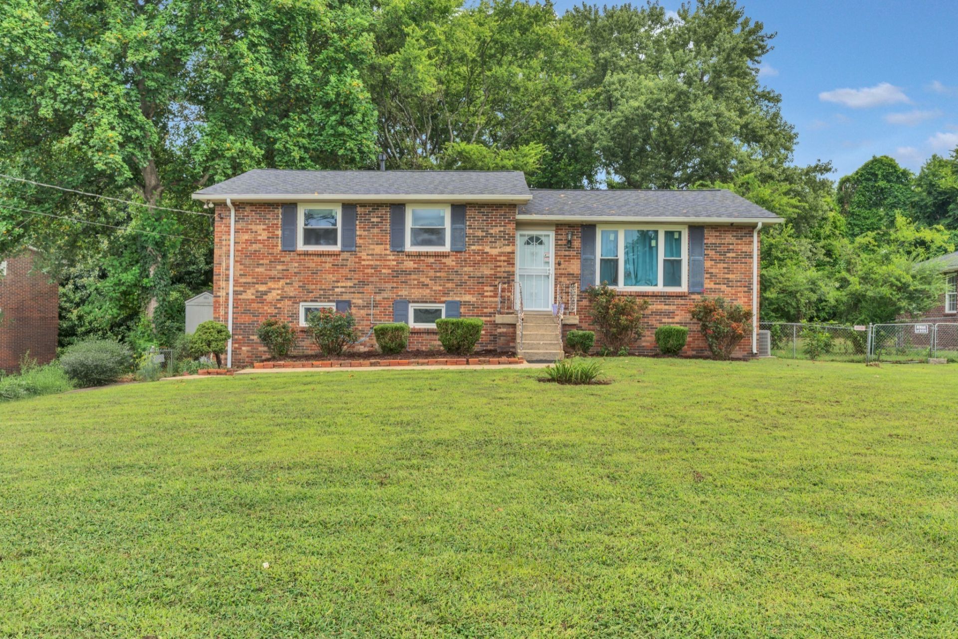 417 Harwell Dr , Hermitage, TN 37076 Main Photo