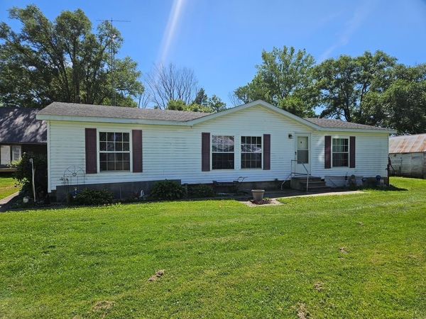 110 E South Street , Loraine, IL 62349