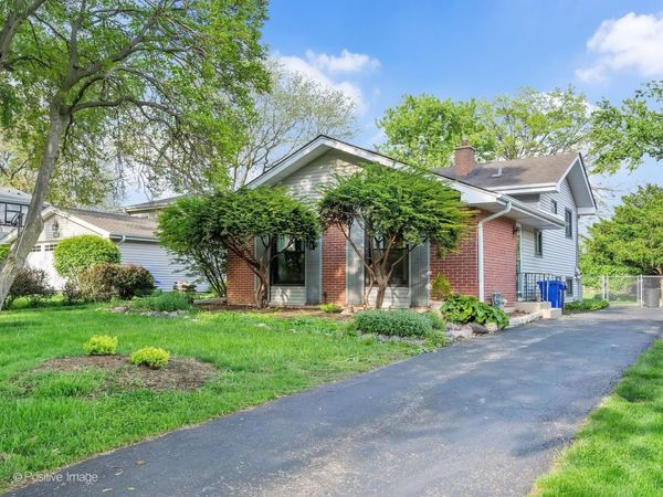 229 S Milton Avenue , Glen Ellyn, IL 60137
