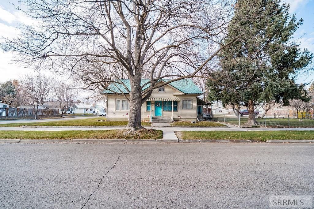 1305 Canal, Idaho Falls, ID 83402 Main Photo