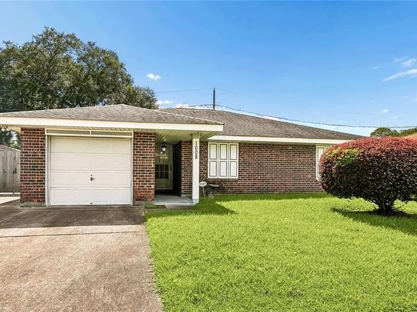 1008 CURTIS Street , Harvey, LA 70058
