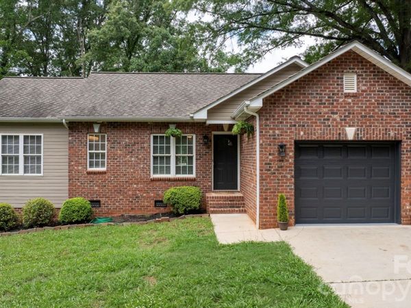 208 S B Avenue , Maiden, NC 28650