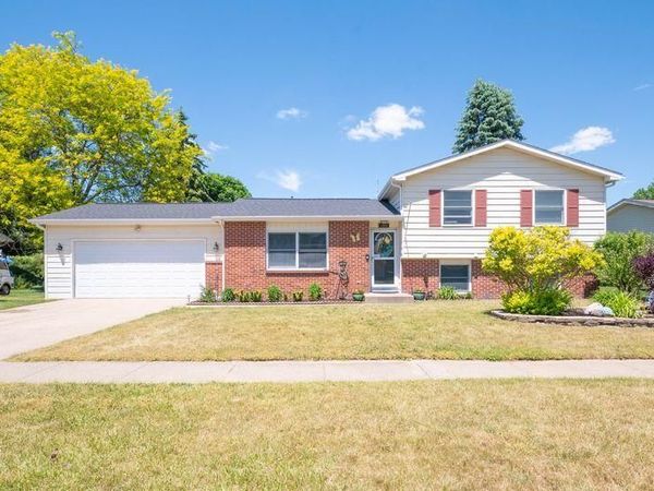 1804 Woodland Drive, Portage, MI 49024