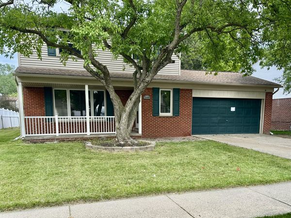 21489 Danbury Street, Woodhaven, MI 48183
