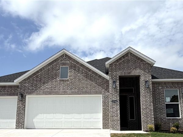 4825 W Succulent Street, Fayetteville, AR 72704