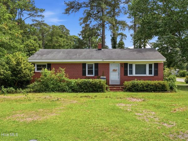 343 W Stevens Street , Wallace, NC 28466