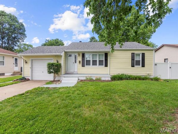 512 E Jefferson Street, O'Fallon, IL 62269