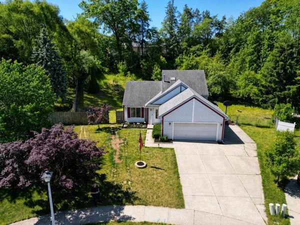 5705 Gatewood Drive SE, Grand Rapids, MI 49508