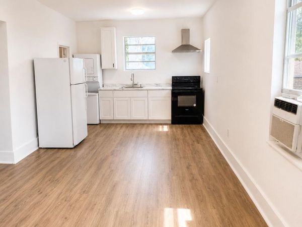 528 SW 3rd Street, Miami, FL 33130