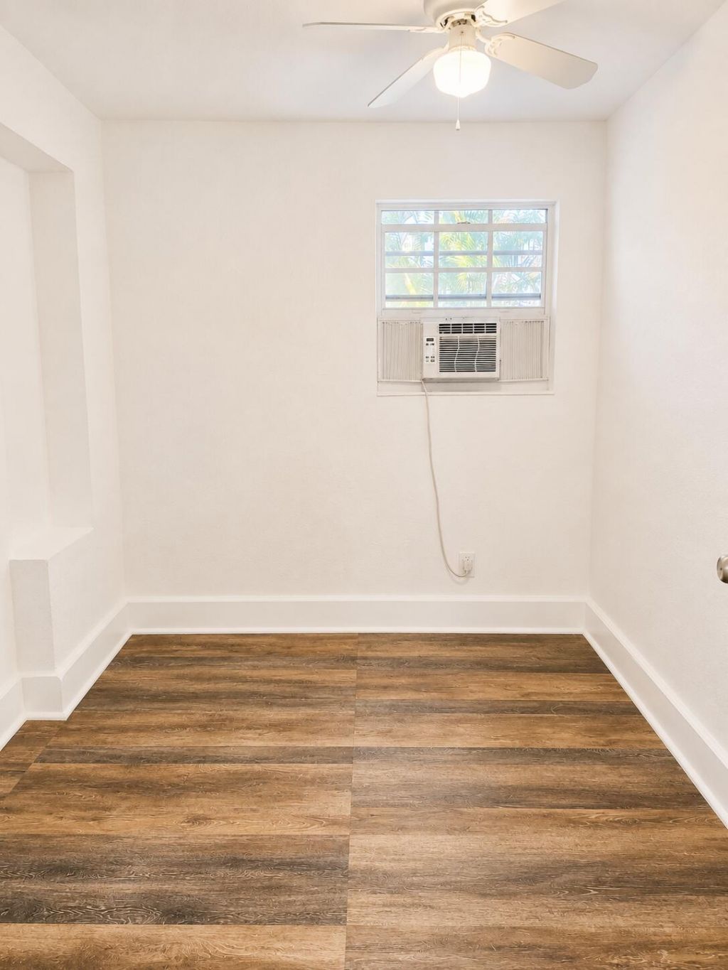 528 SW 3rd Street, Miami, FL 33130 Photo
