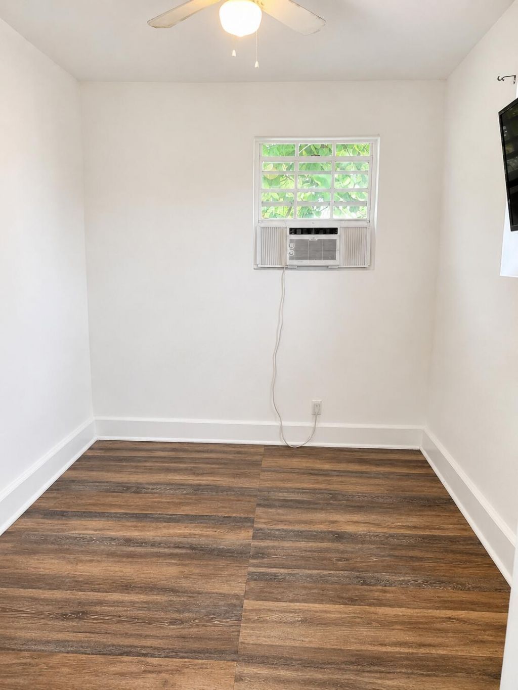 528 SW 3rd Street, Miami, FL 33130 Photo