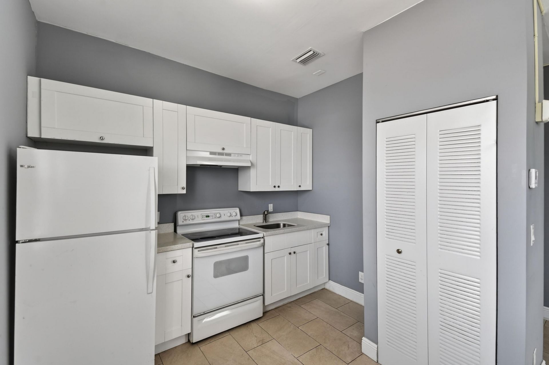 1401 Division Avenue, Unit 206, West Palm Beach, FL 33401 Photo