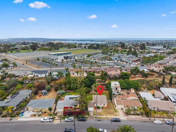 3816 Tomahawk Ln , San Diego, CA 92117