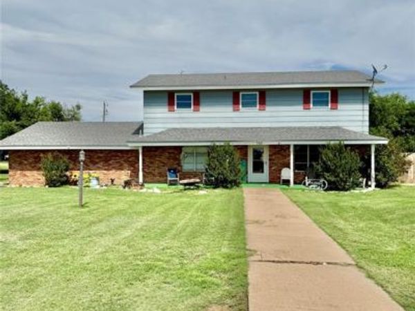705 Loop Road , Quanah, TX 79252