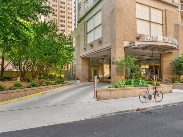 222 N Columbus Drive , Unit 2207, Chicago, IL 60601