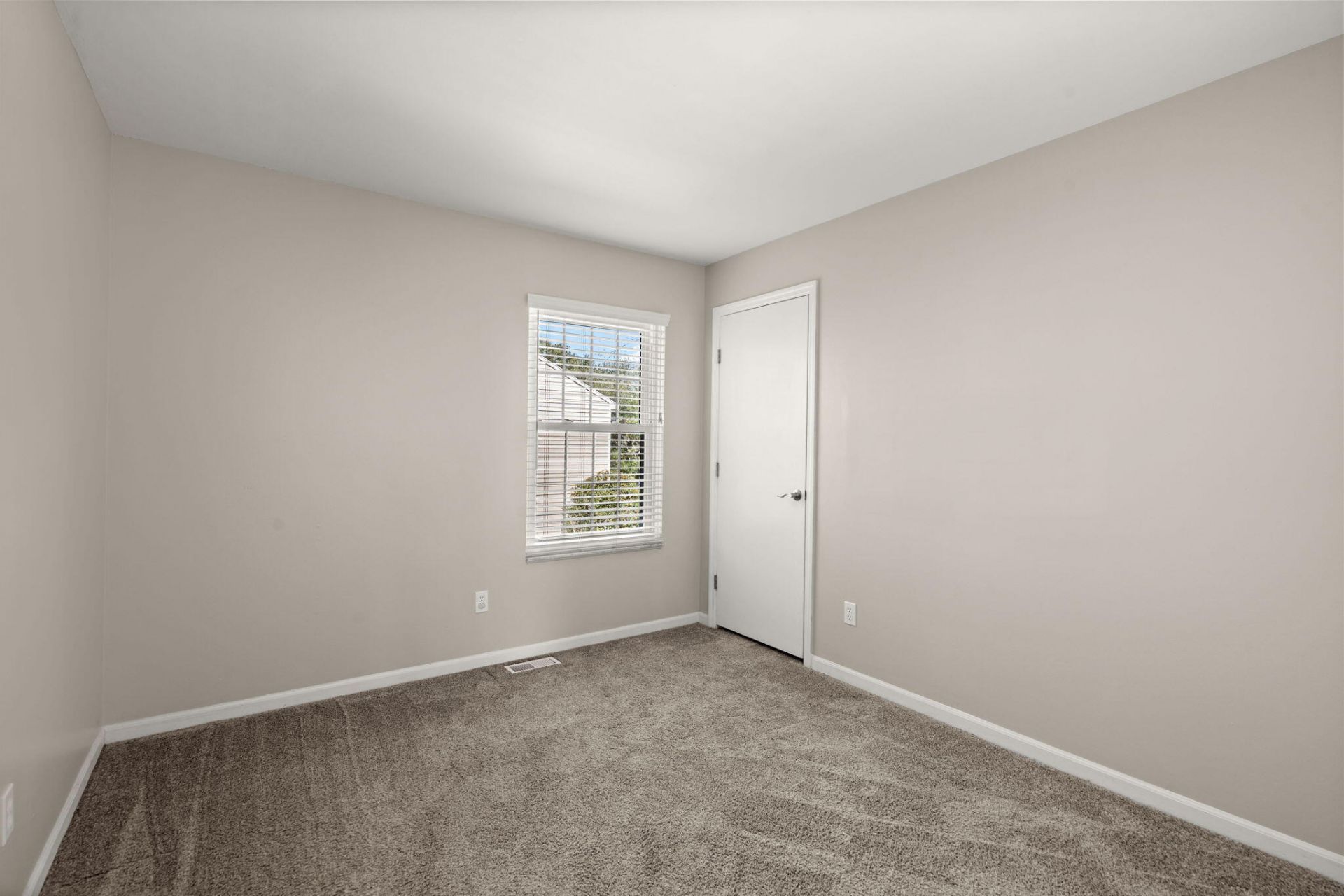 2028 Wild Flower Lane Photo 22
