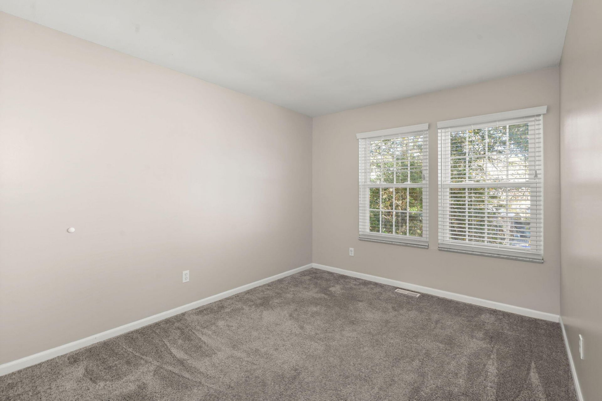 2028 Wild Flower Lane Photo 24