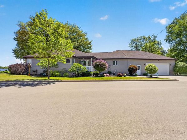 2829 RIVERSIDE AVENUE, Marinette, WI 54143