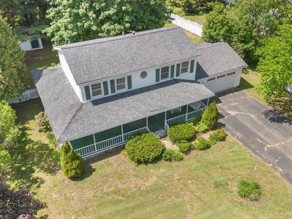 32 Countryside Drive, Essex Junction, VT 05452