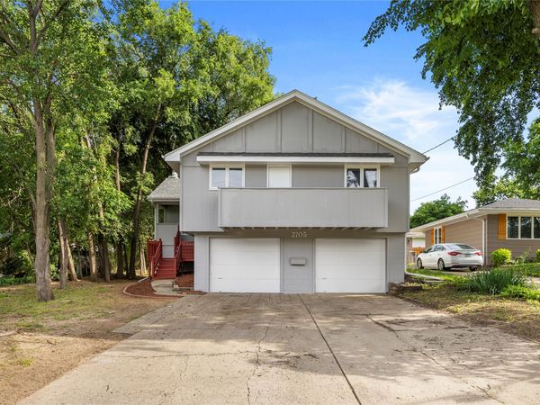 2705 Fairlawn Drive , West Des Moines, IA 50265