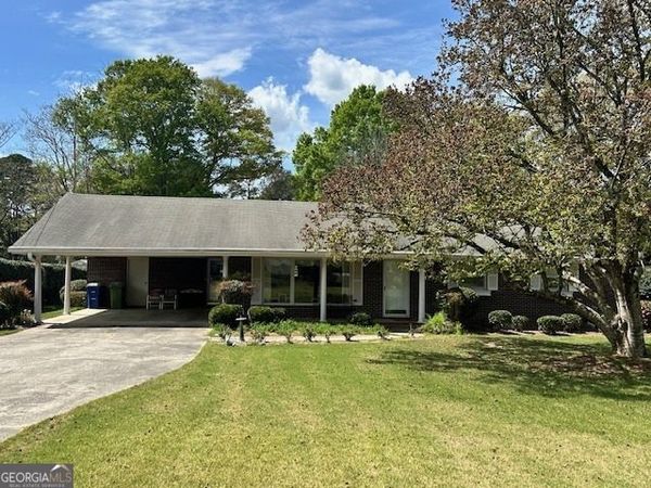 1123 Skyine Dr., Griffin, GA 30223