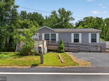 910 PINES ROAD , ETTERS, PA 17319