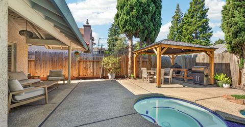 5723 Crown Ct, Rocklin, CA 95677 Photo