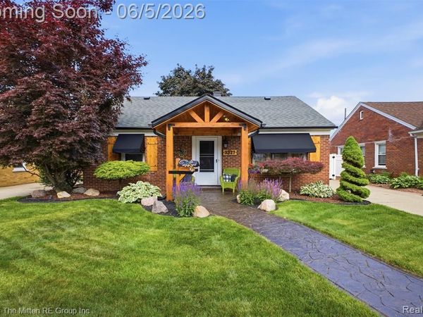 3327 Syracuse Street, Dearborn, MI 48124