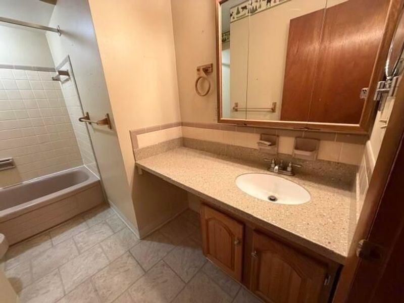 1280 Howell Drive , Newark, OH 43055 Photo 15