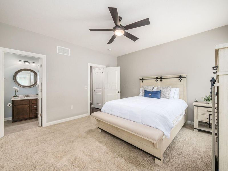 490 Slate Crossing Drive, Delaware, OH 43015 Photo 6