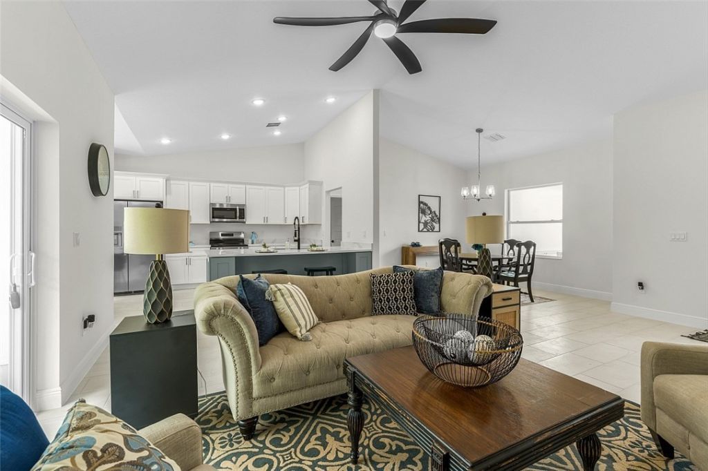 8216 104th Court, Vero Beach, FL 32967 Photo