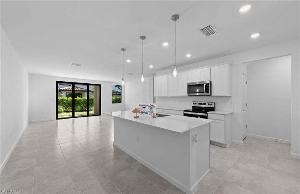 1552 Lake Jessup Cir , Cape Coral, FL 33909 Photo