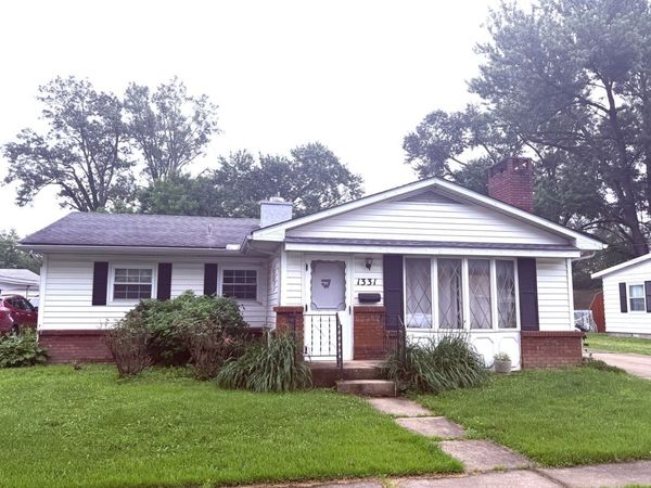 1331 S Pine Street , Centralia, IL 62801