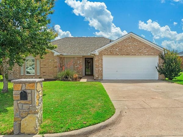 226 Whitestone Way, Weatherford, TX 76085
