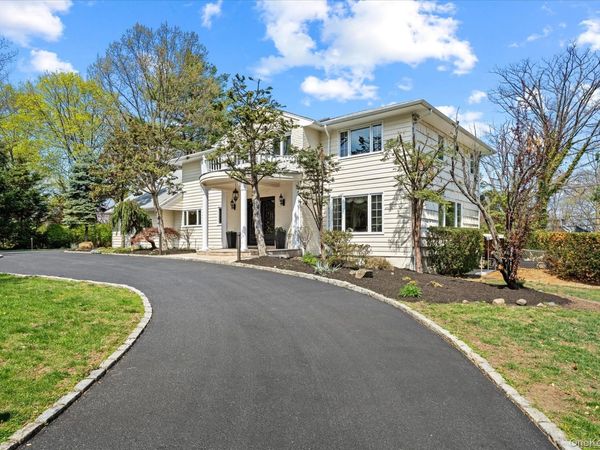 15 Cricket Lane , Great Neck, NY 11024