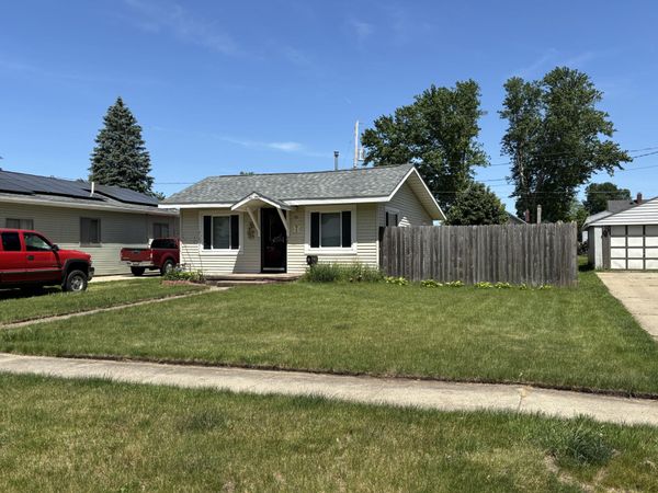 511 Center Avenue, Sturgis, MI 49091