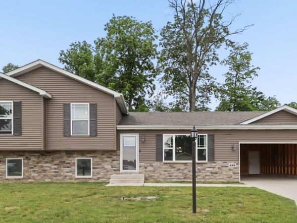 699 Cross Meadows Drive, Valparaiso, IN 46385