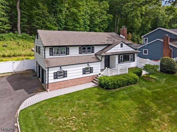 45 Molly Stark Dr, Morris, NJ 07960