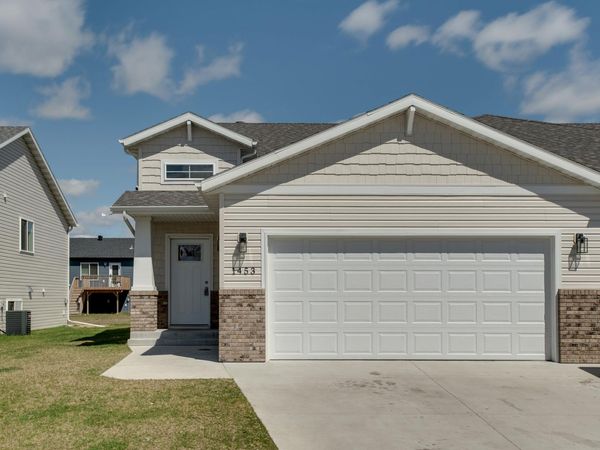 1453 69th Avenue S, Fargo, ND 58104